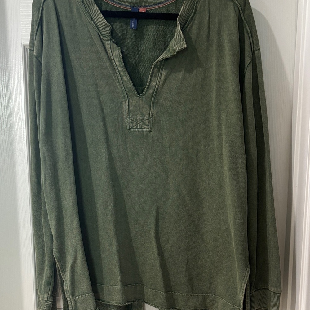 Pilcro Distressed Olive Green v-neck sweatshirt size XLP